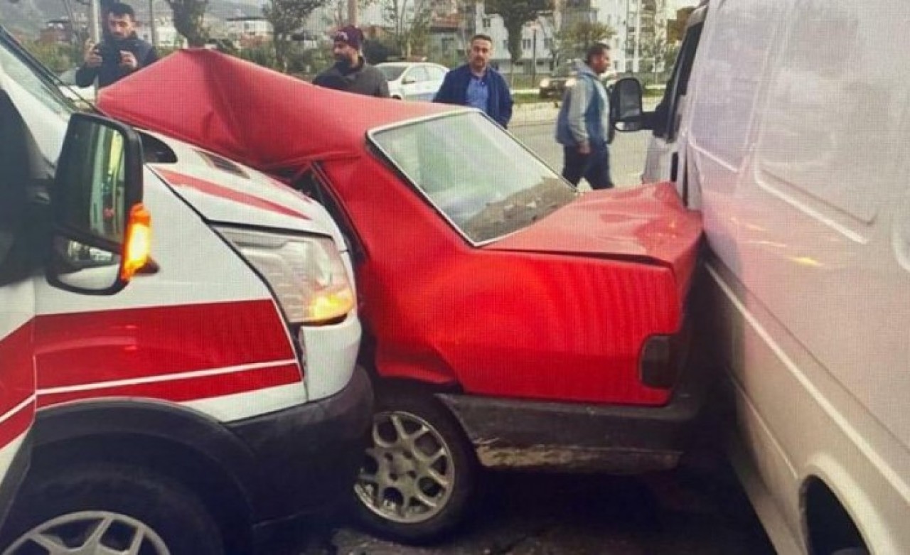 Aydın'da ambulansla çarpışan otomobilin sürücüsü AK Partili Özer Aksoy öldü
