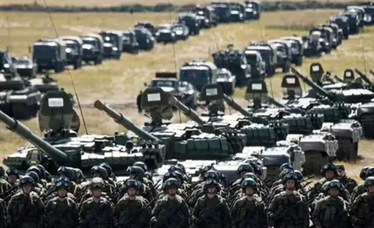 Doğu Avrupa'da savaşa hazırlık mı? NATO'dan flaş Rusya açıklaması: Ukrayna sınırına asker yığılıyor