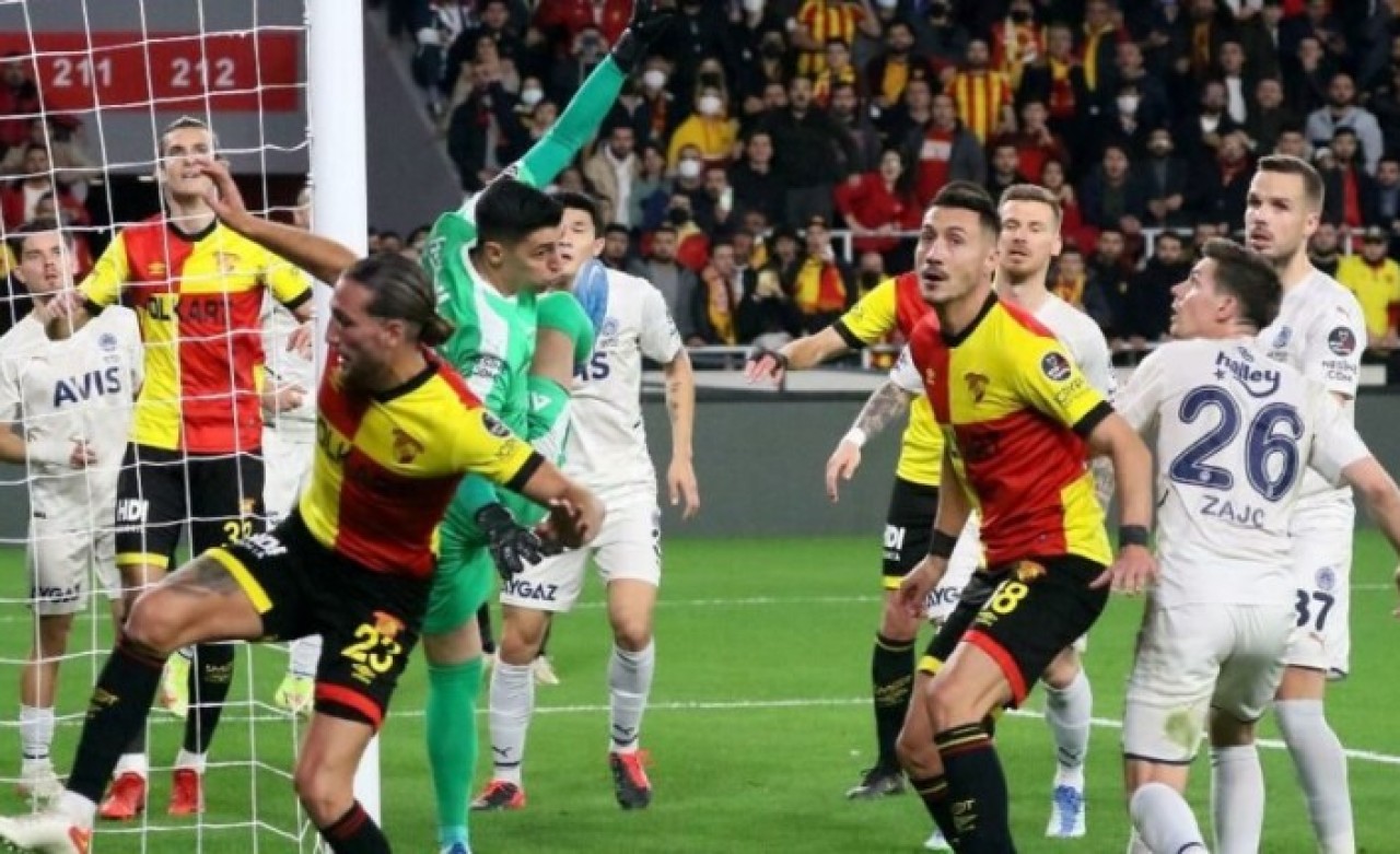 Fenerbahçe-Göztepe: 2 gol,  1 kırmızı kart ve hayal kırıklığı!