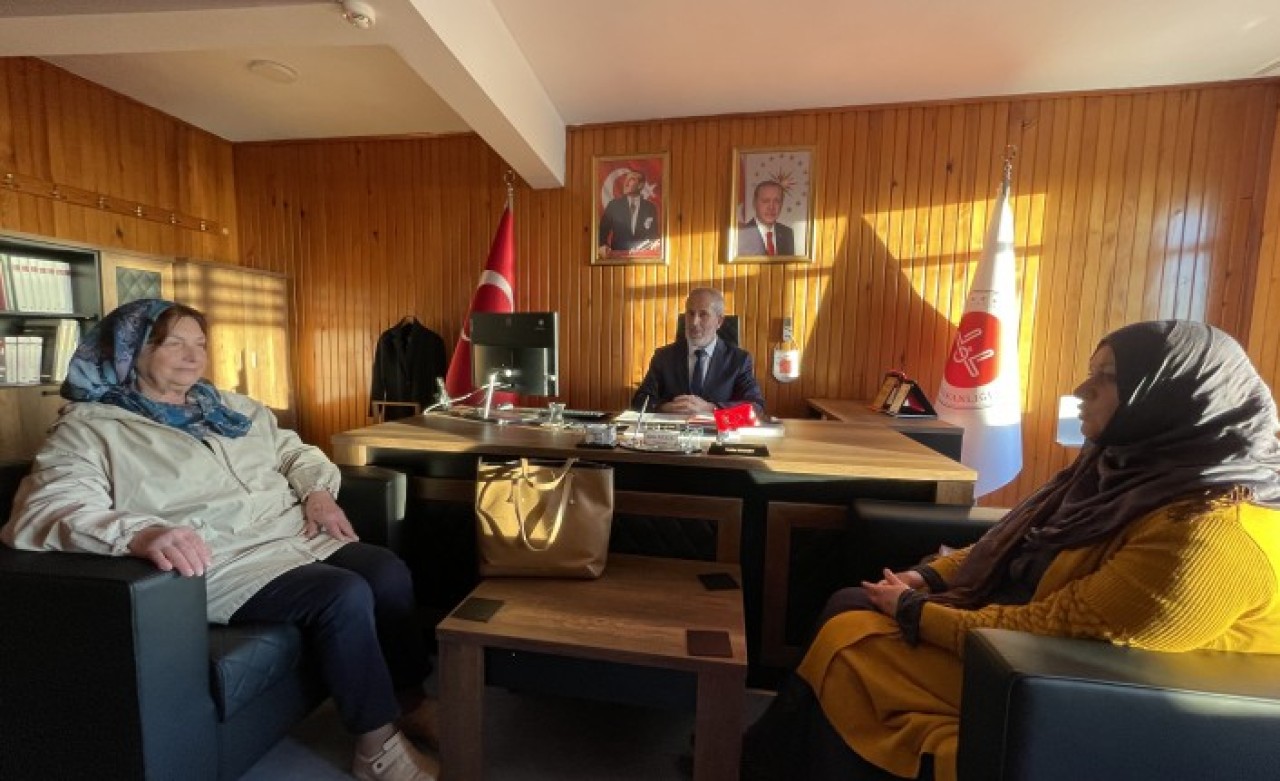 Hazreti Muhammed'in hayatından etkilenen 80 yaşındaki Bulgar kadın Müslüman oldu