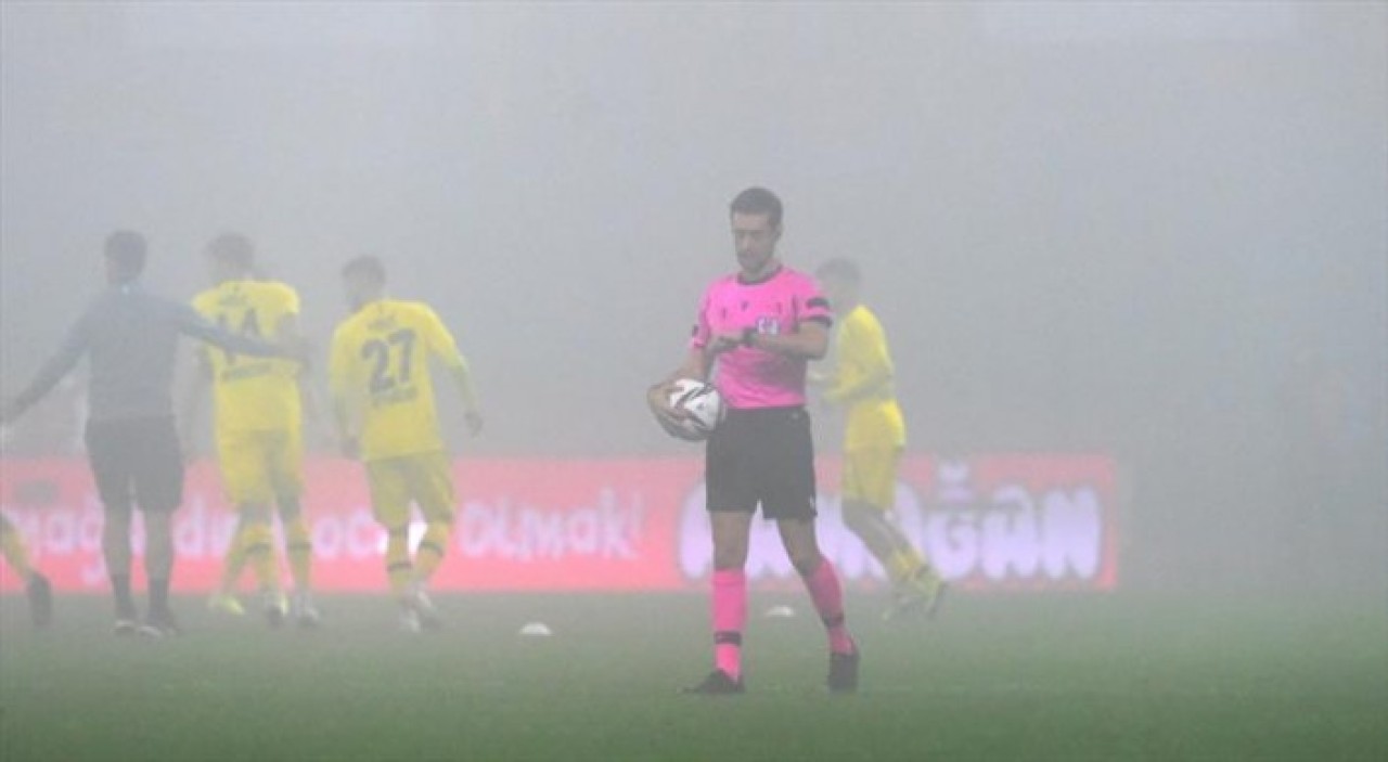 İstanbul'u sis bastı: Beşiktaş-Trabzonspor maçı oynanacak mı?