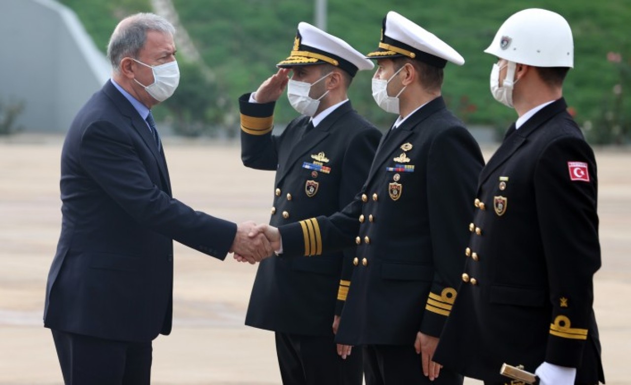 Milli Savunma Bakanı Akar ve komutanlardan İzmir çıkarması!