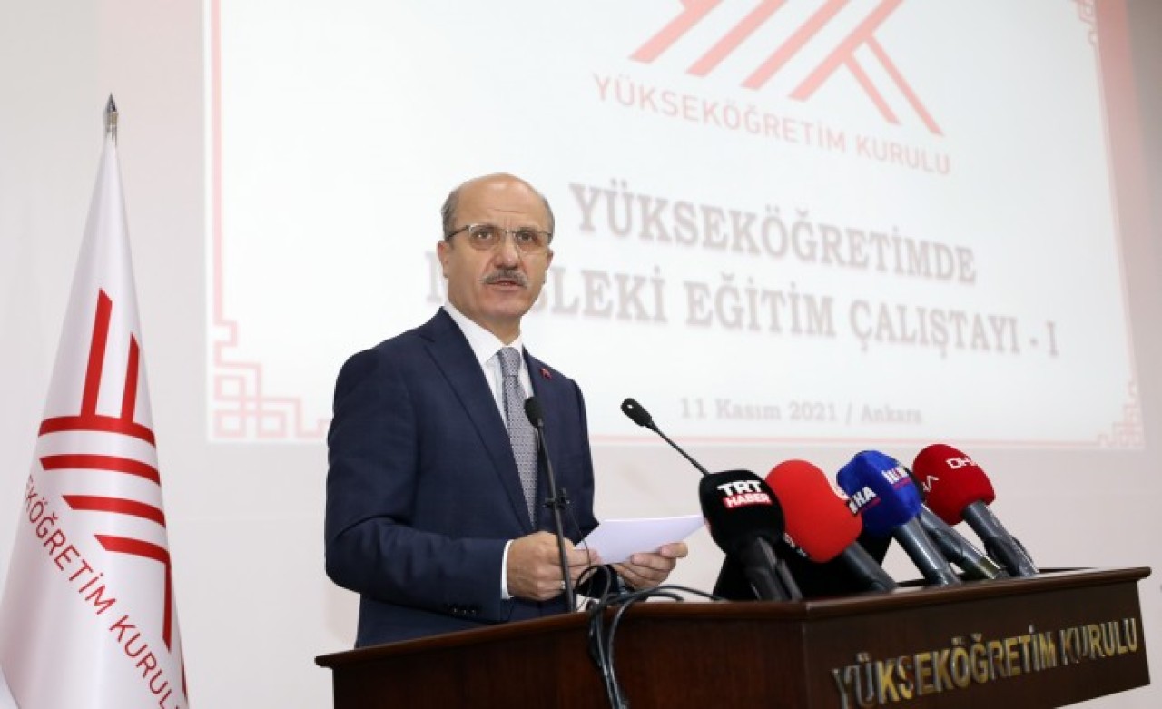 Milyonlarca öğrenciyi ilgilendiriyor: YÖK Başkanı Özvar'dan flaş açıklama