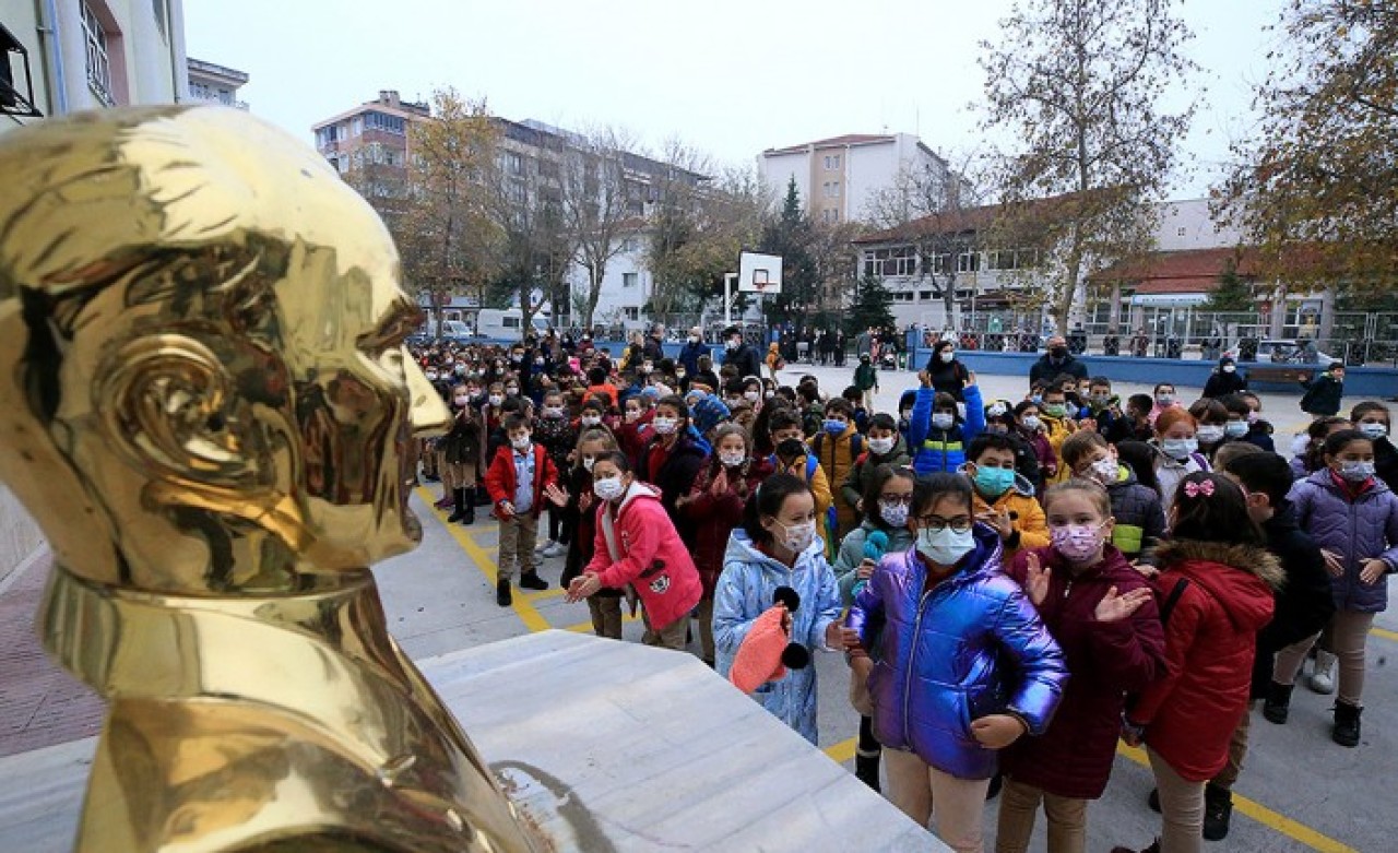 Okullarda ara tatil sonrası ders zili çaldı