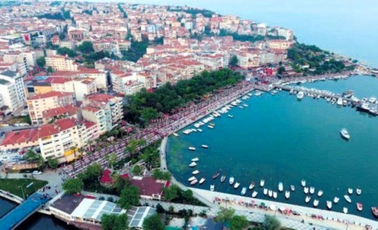 Prof. Dr. Tüysüz,  '7'den büyük depremin zamanı geldi' dedi,  fay hattının geçtiği illeri ve ilçeleri tek tek sıraladı: 24 il,  110 ilçe! 