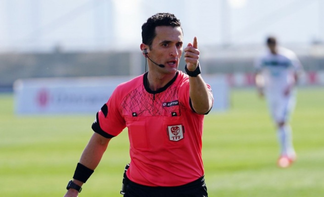 Süper Lig'de 12. hafta hakemleri açıklandı: Beşiktaş-Trabzonsor maçına sürpriz hakem