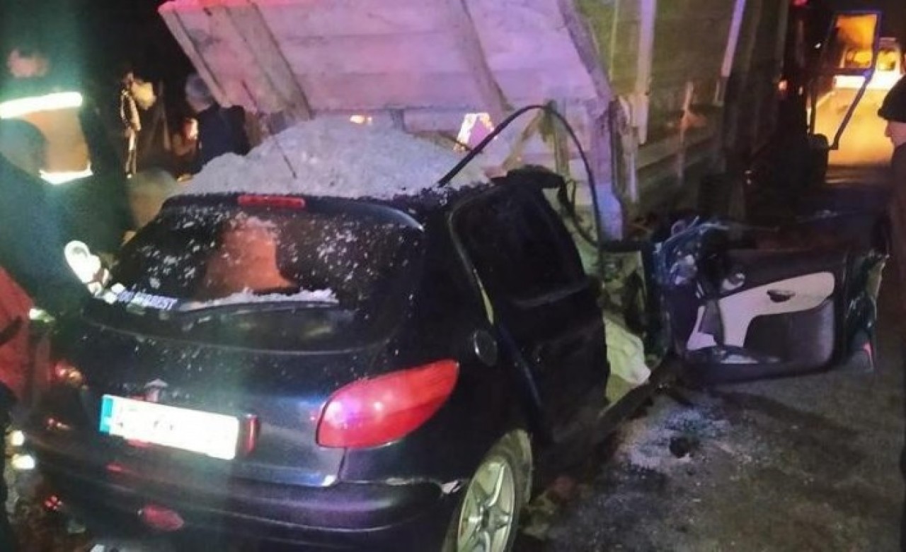 Tokat'ta otomobil traktöre çarptı: Çağrı Yiğit öldü