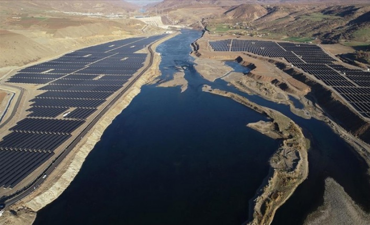 Türkiye'nin ilk,  Avrupa'nın en büyük hibrit enerji santrali hizmete girdi