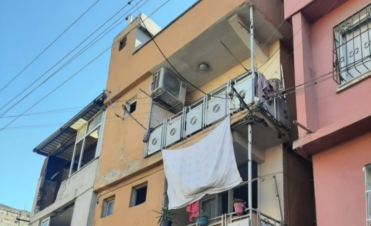 Adana'da balkon faciası! 4 yaşındaki Alya Karavuş  öldü