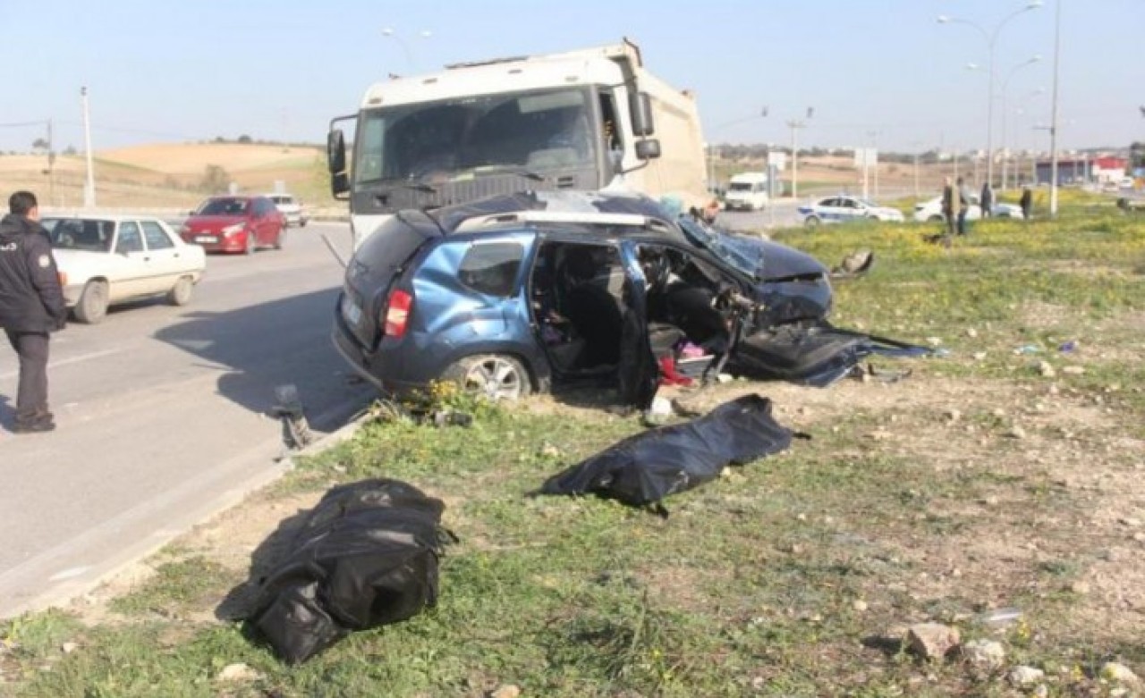 Adana'da cip kamyonla çarpıştı: Latife Gürbüz ve Şener İbrahim Gürbüz  öldü