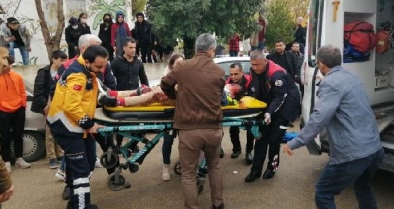 Adana'da otomobil öğrencilere çarptı: Muhammet Berat Büyükece öldü
