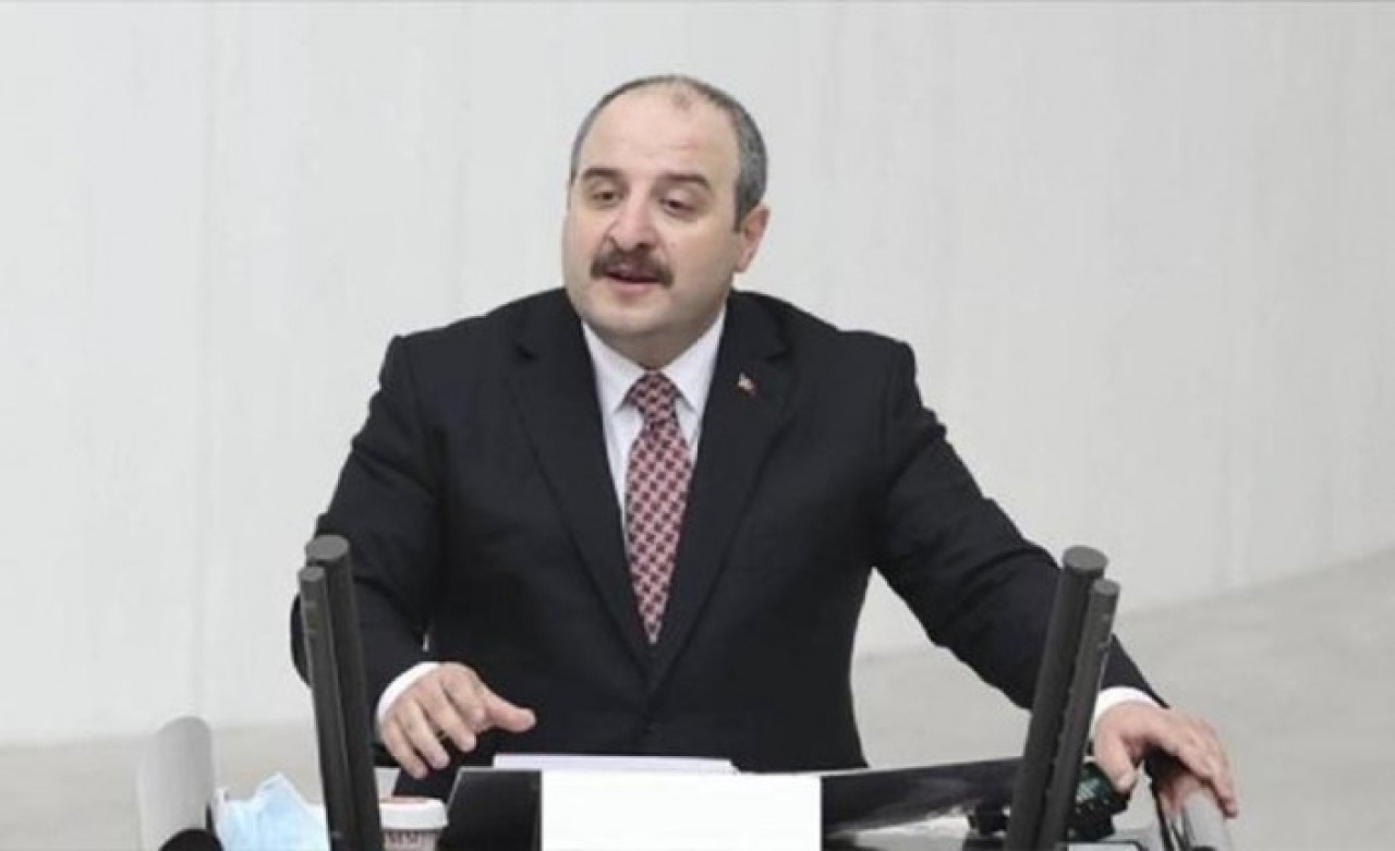 Bakan Varank'tan 'Uçan araba' ve aya iniş açıklaması: Sert olacak!