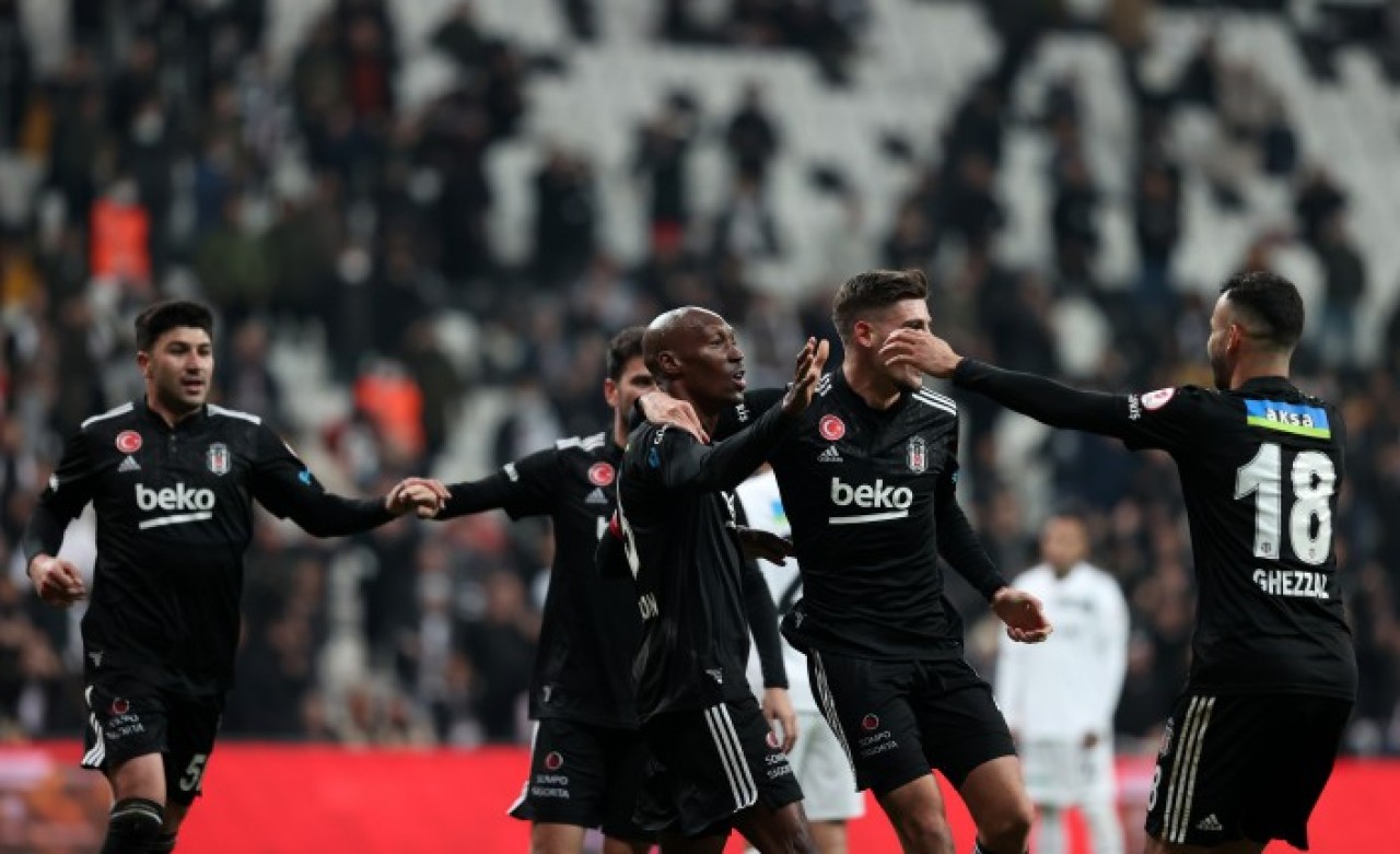 Beşiktaş-Altay: Kupa beyi Atiba!