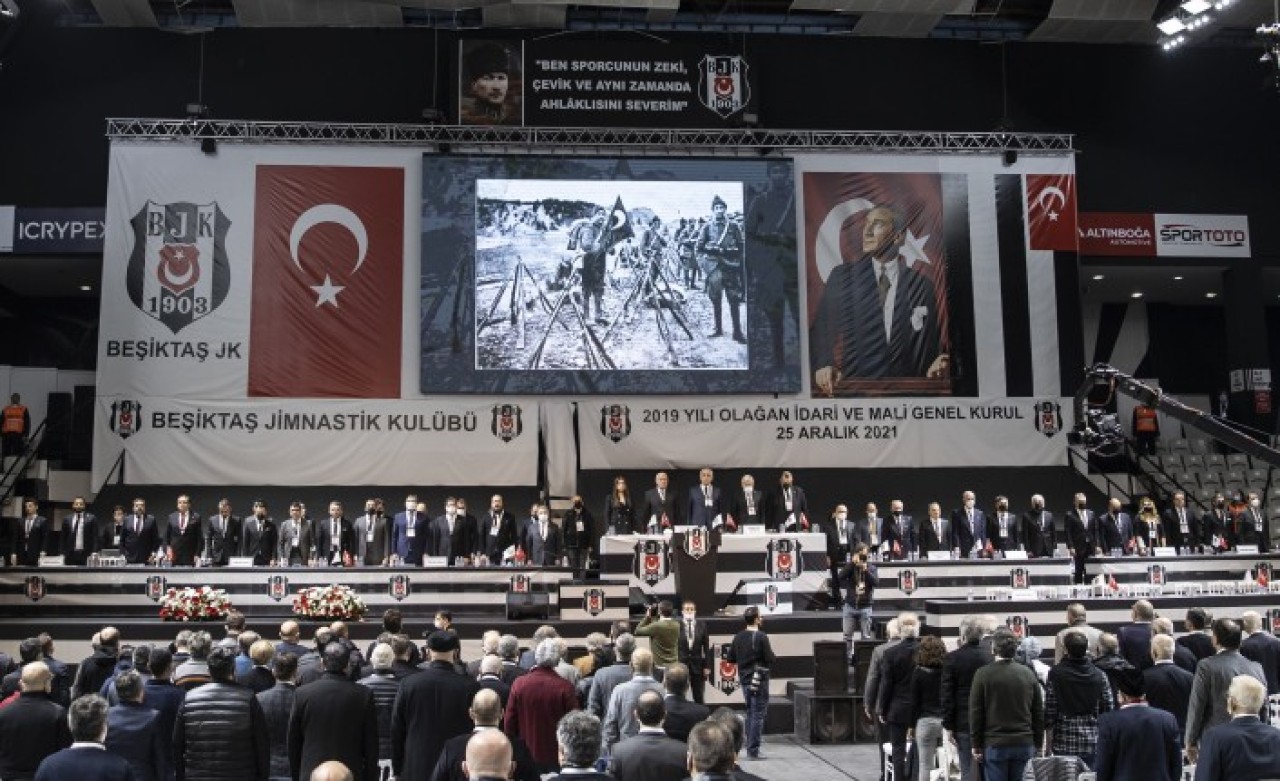 Beşiktaş İdari ve Mali Genel Kurulu'nda Fikret Orman'a şok üstüne şok