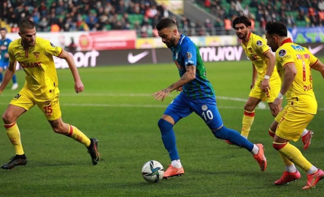 Çaykur Rizespor-Göztepe: 4 gollü maç nefes kesti!