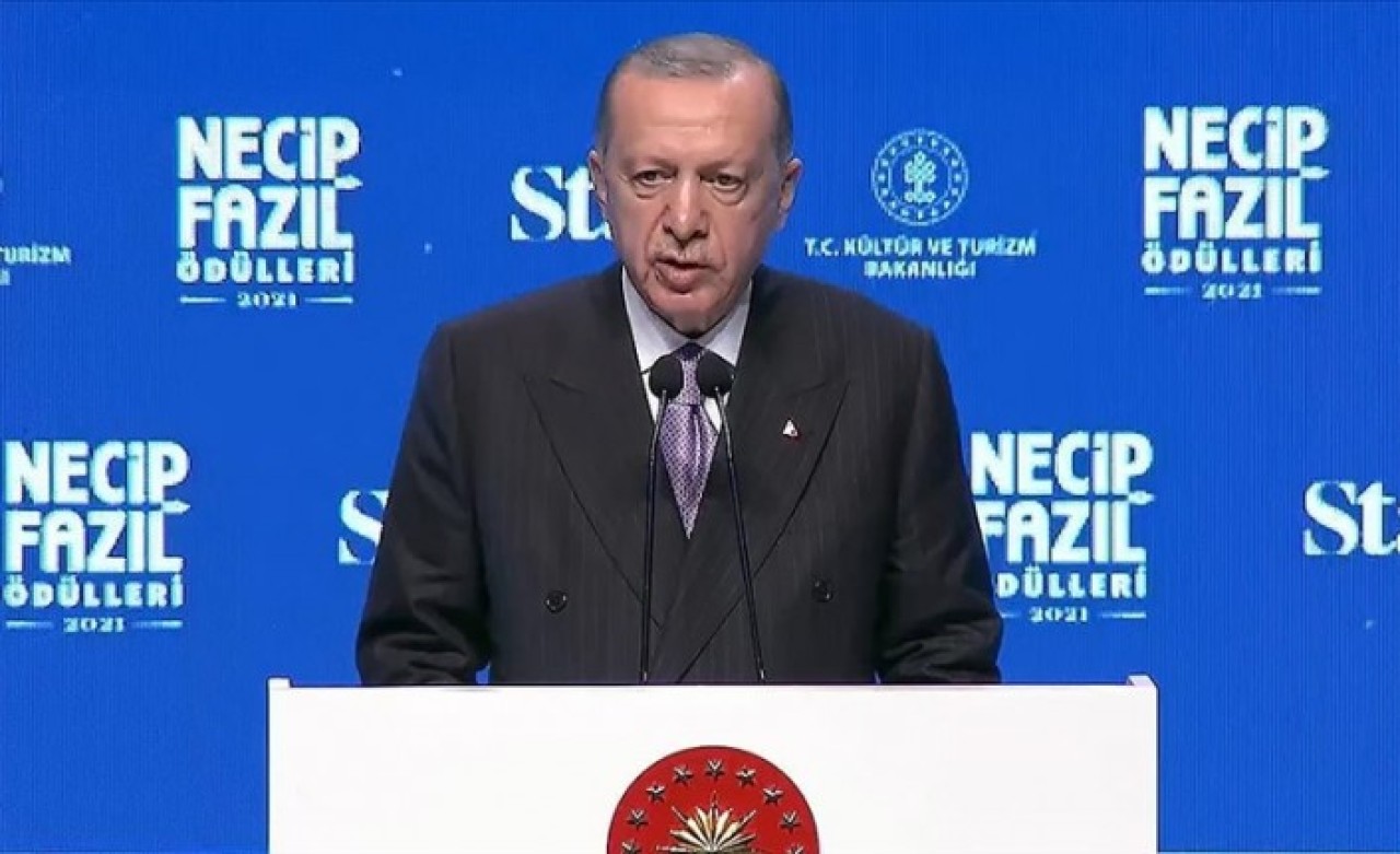 Cumhurbaşkanı Erdoğan: Bu ödüller fikir ve sanat dünyamızın zorbalarına karşı açılmış bir bayraktır
