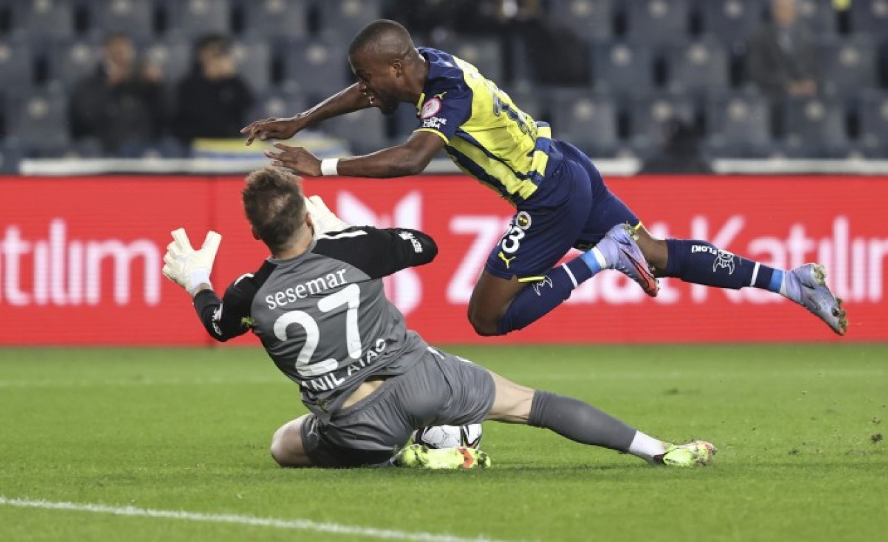 Fenerbahçe-Afyonspor: Uzatmada turu geçti,  protesto ve istifa çağrısı bitmedi!