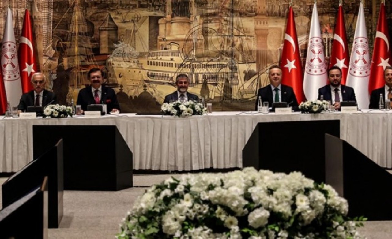 Hazine ve Maliye Bakanı Nebati'den patronlarla yaptığı görüşmeden sonra flaş açıklamalar