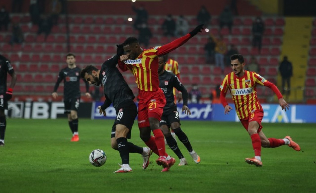 Kayserispor-Sivasspor: Fark ilk 45 dakikada geldi