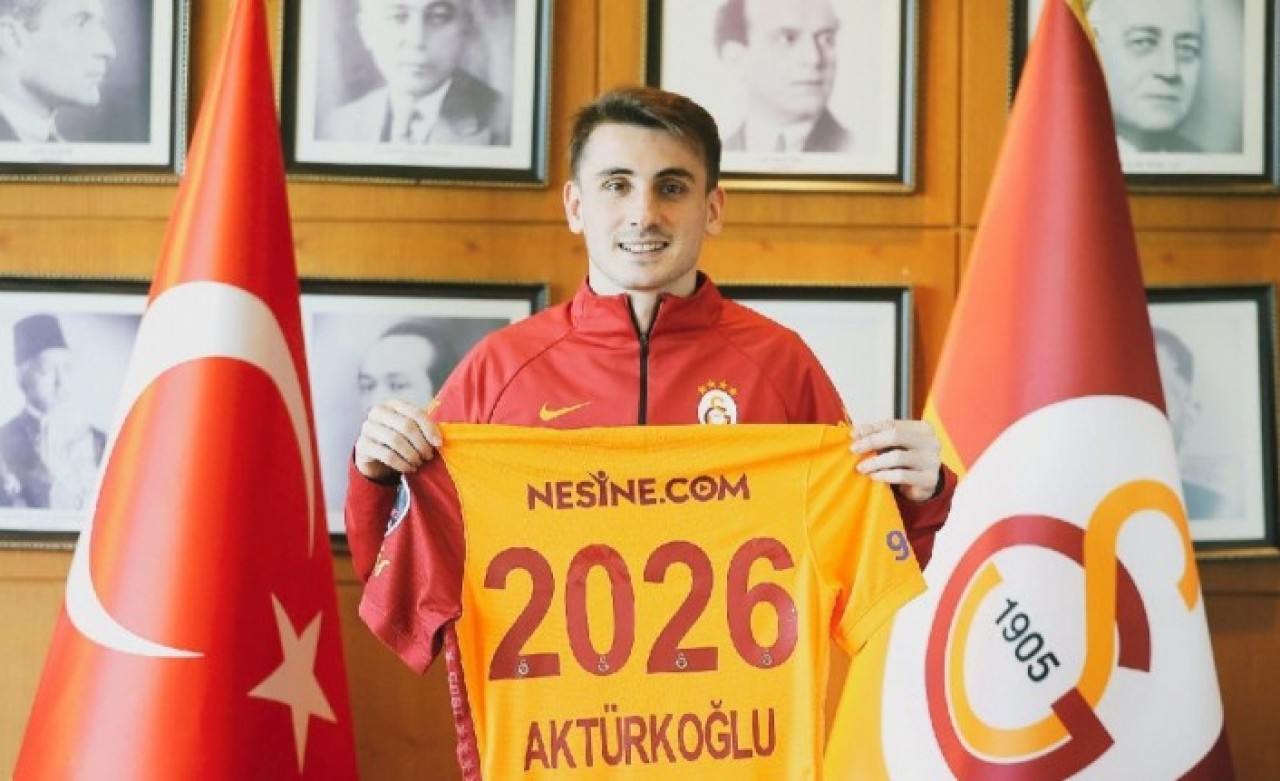 Kerem Aktürkoğlu imzayı attı