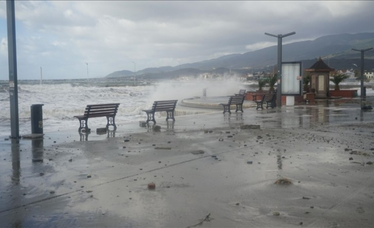Meteoroloji açıkladı: Bu bölgelerde yaşayanlar dikkat,  hızı 70 km'yi bulacak! Fırtına ve yağmur var