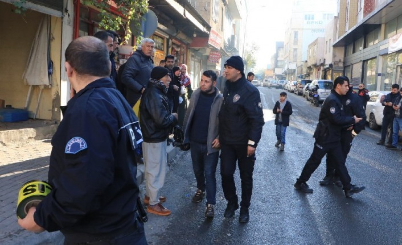Şanlıurfa'da oyuncak tabancalı üniversite mezunu Nihat Açıkgöz'ü soymak istediği kuyumcu Muhammet Yıldırım vurdu!