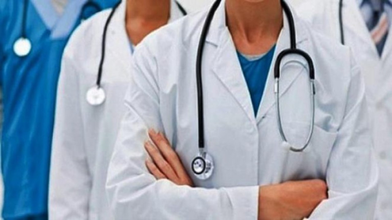 TBMM'de bütün partiler oy birliği ile kabul etti: Doktorlara zam