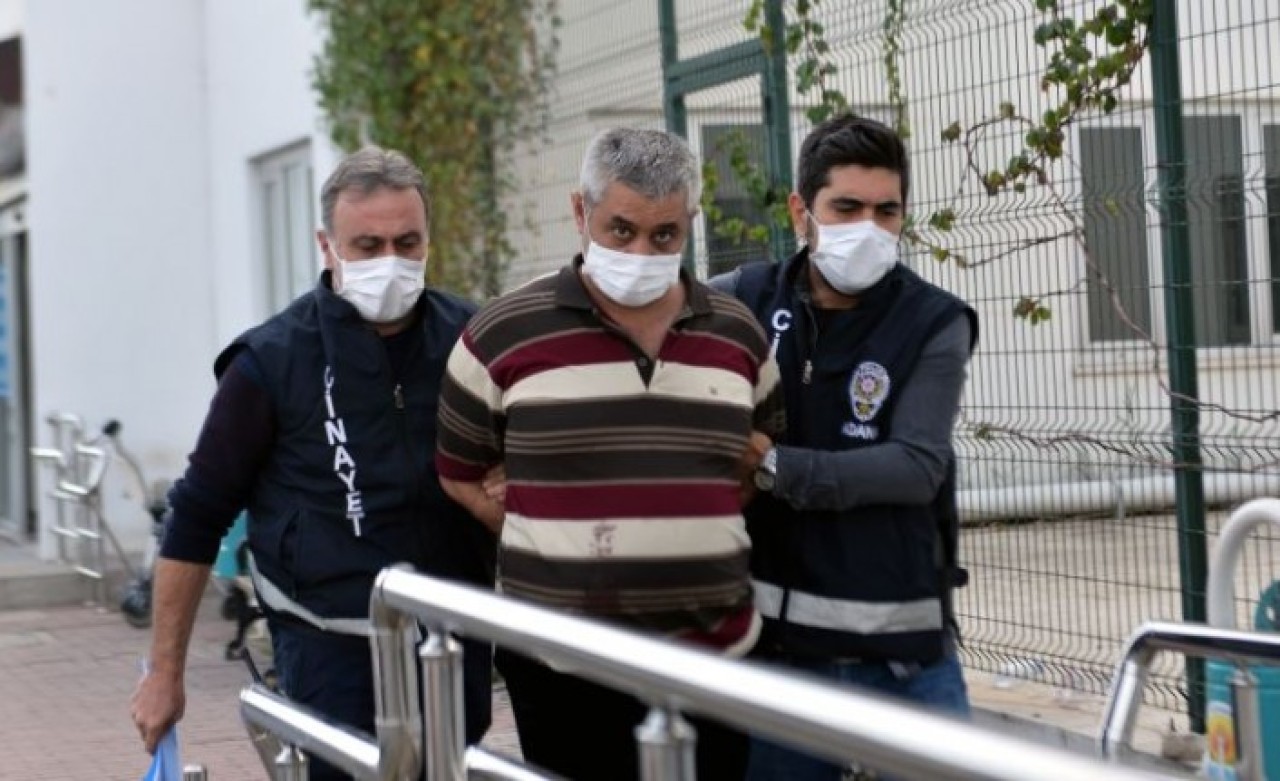 Adana'da babasını satırla öldüren Sefa Kürçe cezaevinde öldü