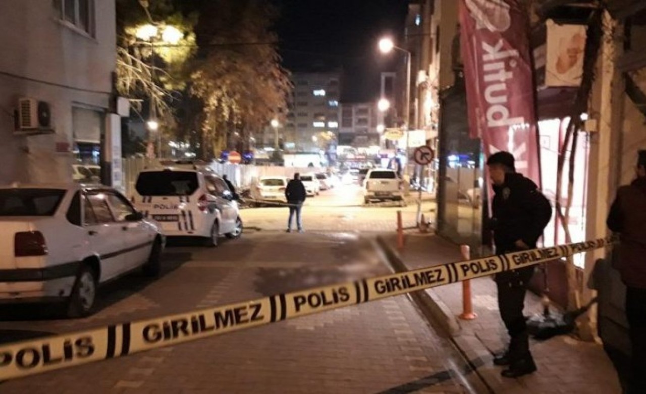 Adıyaman'da Mahmut Işık,  eşini sokak ortasında bıçakladı: Canan Işık öldü