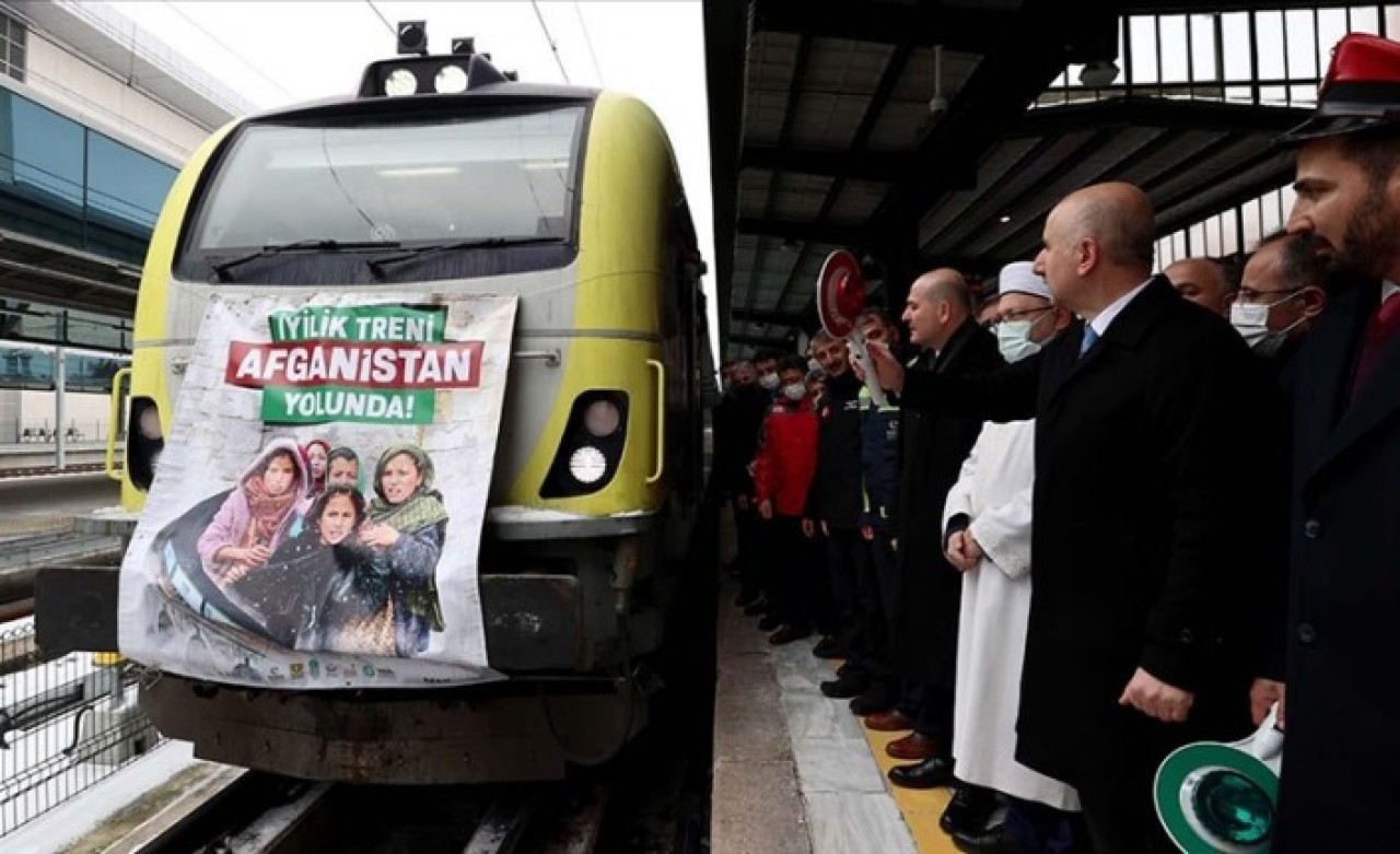 Afganistan'a insani yardım taşıyan tren yola çıktı