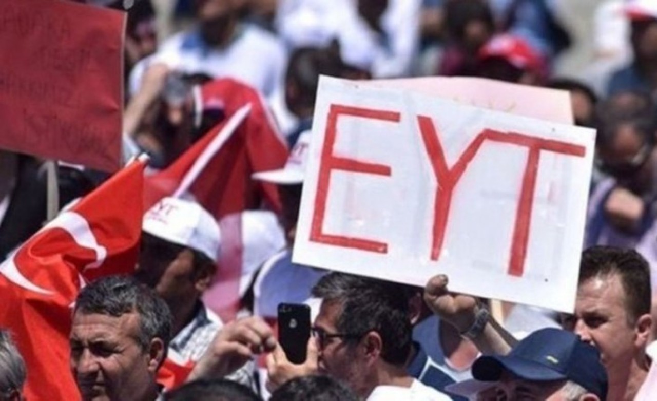AK Parti'den EYT müjdesi: Milyonlarca kişi bekliyordu,  bu kez tarih verdi!