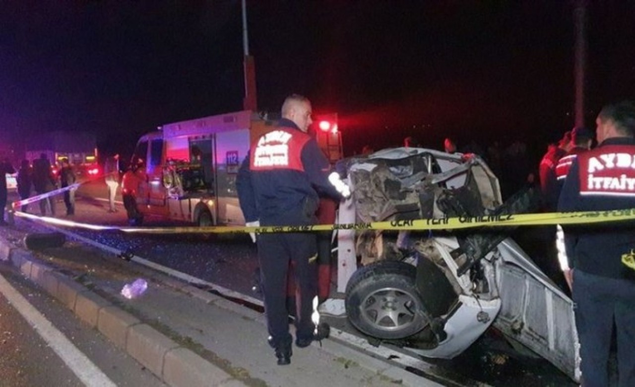 Aydın'da feci kaza: Dolunay Yıldırım ve Nuri Çetin öldü,  Ferhat Çetin,  Kader Işıl Demir,  Buse Akar ağır yaralı