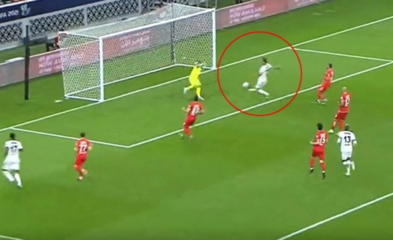 Bu gol nasıl kaçar! Kenan Karaman Beşiktaş taraftarına saç baş yoldurttu