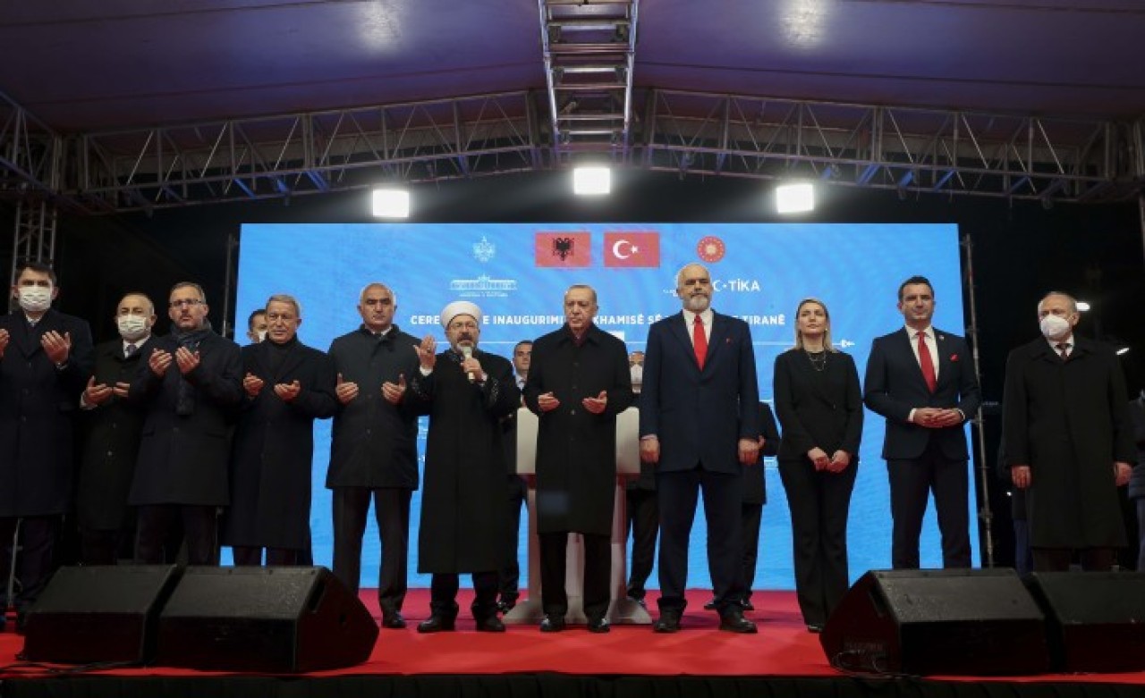 Cumhurbaşkanı Erdoğan,  Arnavutluk'ta cami açılışında konuştu