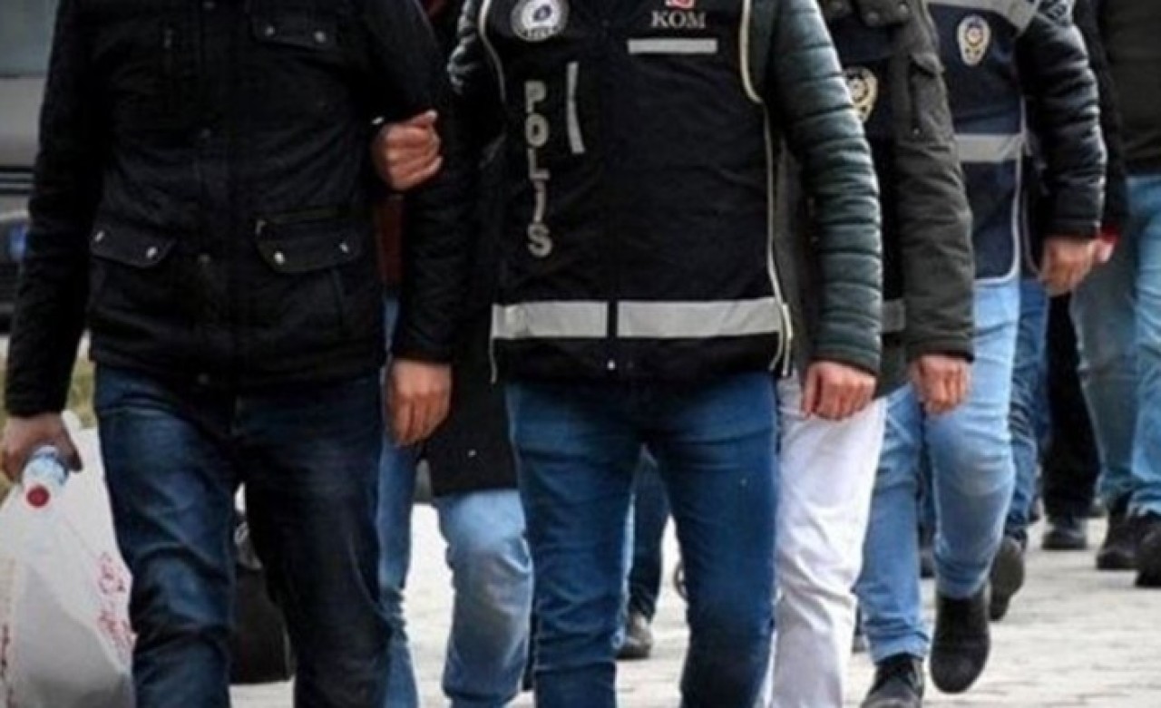 Aralarında hakim, savcı, amir, memur ve bürokralarında bulunduğu "dedeler" çetesine operasyon!