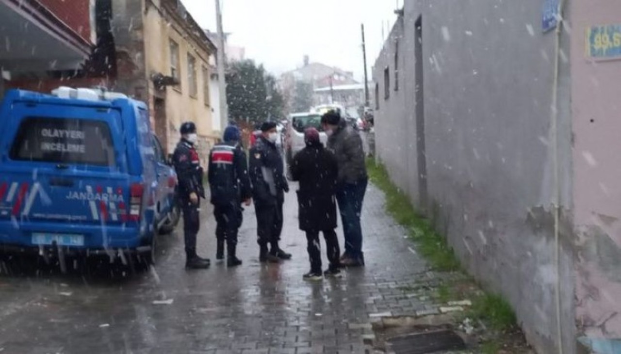 Edremit'te eşi sokak ortasında vurdu: Elif Turan öldü