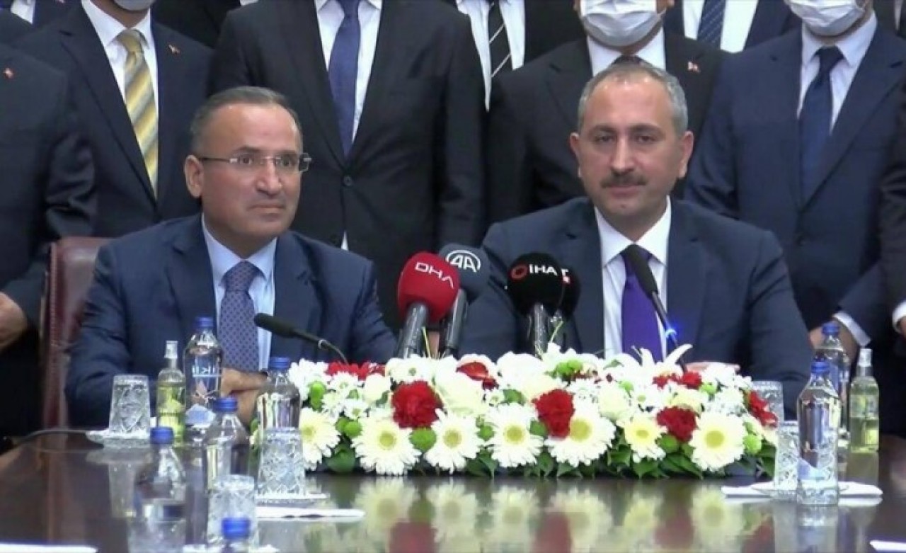 Görevi Bekir Bozdağ'a devreden Abdulhamit Gül'den flaş açıklama