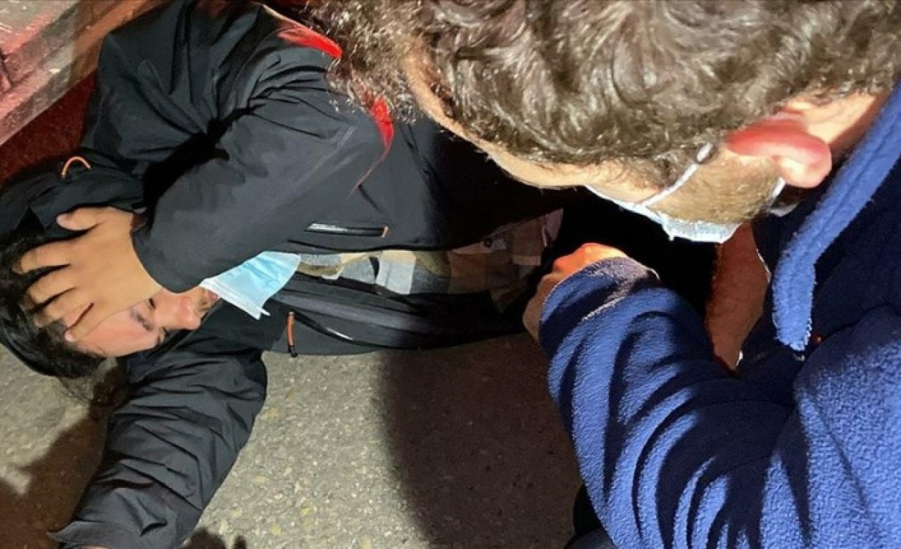 İşgalci Yahudi yerleşimciler AA kameramanına saldırdı
