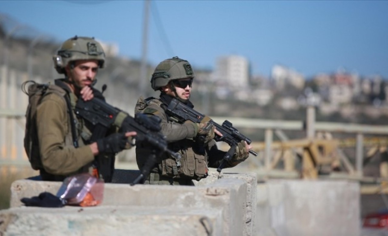 İsrail'in Filistinlilere yönelik 'el tetikte' politikası kendi askerlerini birbirine vurdurdu
