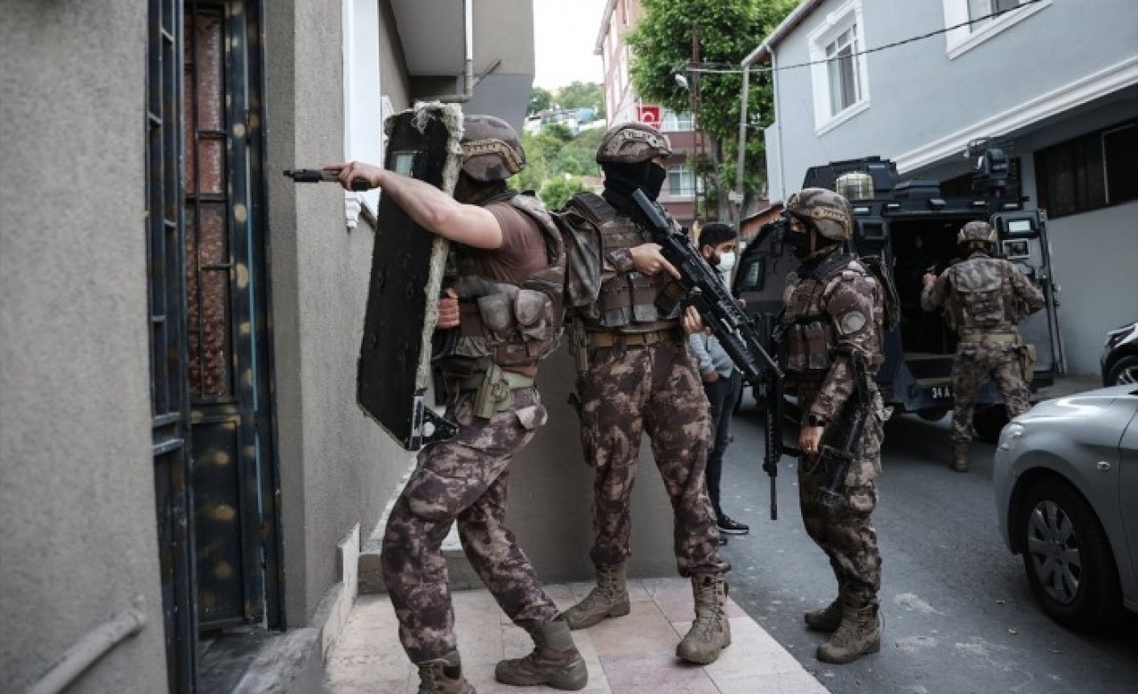 İstanbul’da şafak operasyonu! İki kritik isim yakalandı