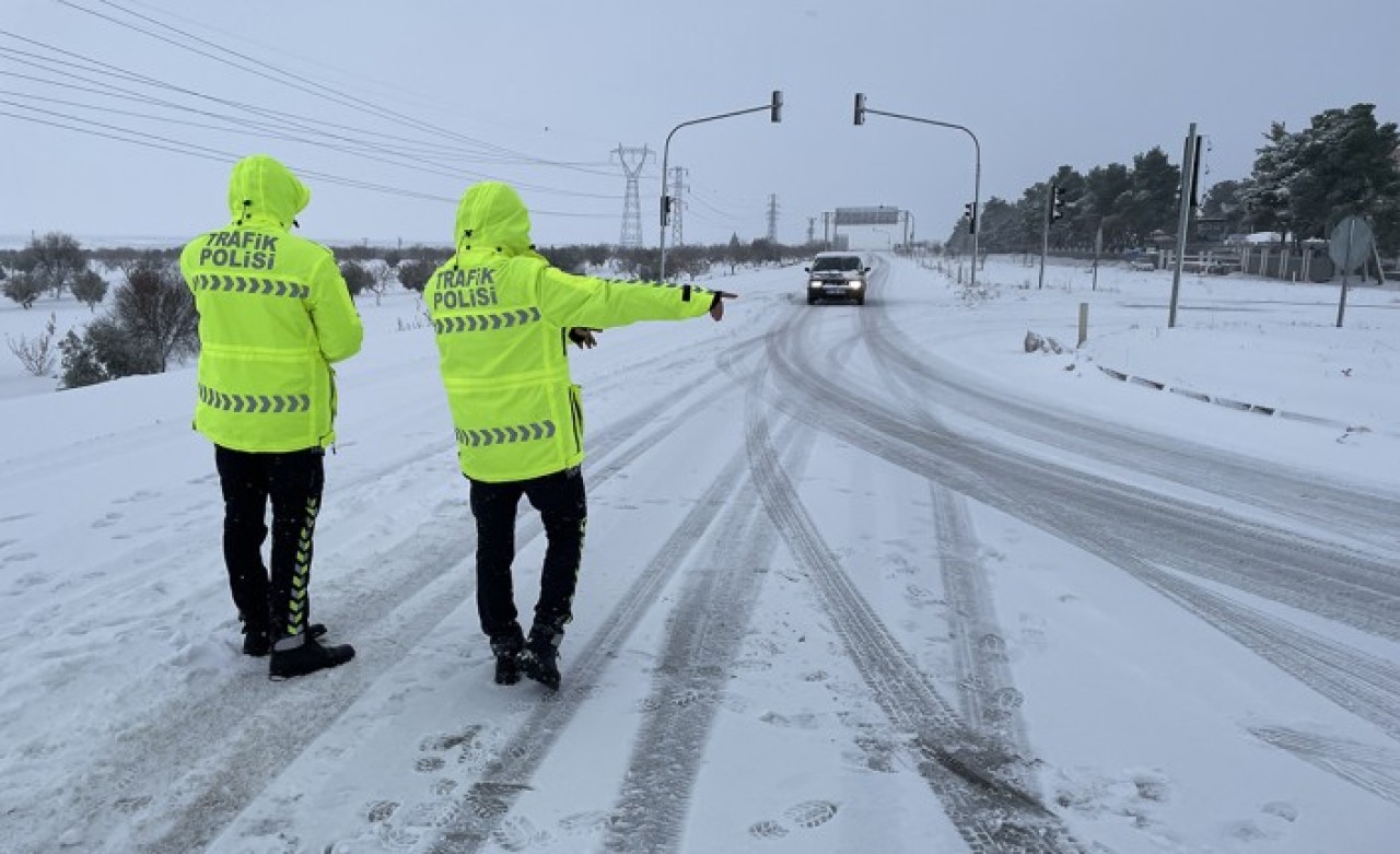 Kar yolları kapadı: Türkiye'de kar yağışı nedeniyle hangi yollar kapalı?