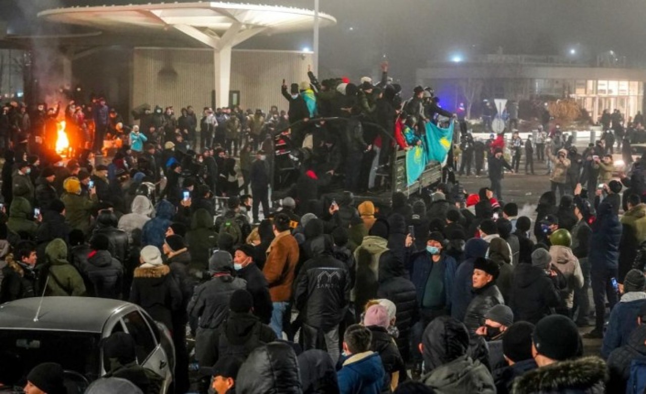 Kazakistan'ın yardım çağrısı sonrası Rusya'dan skandal istekler
