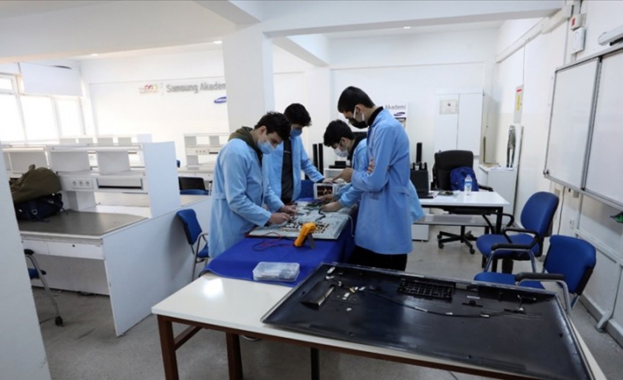 Mesleki eğitim merkezlerinde insanın yetiştirilmesinde yeni dönem!