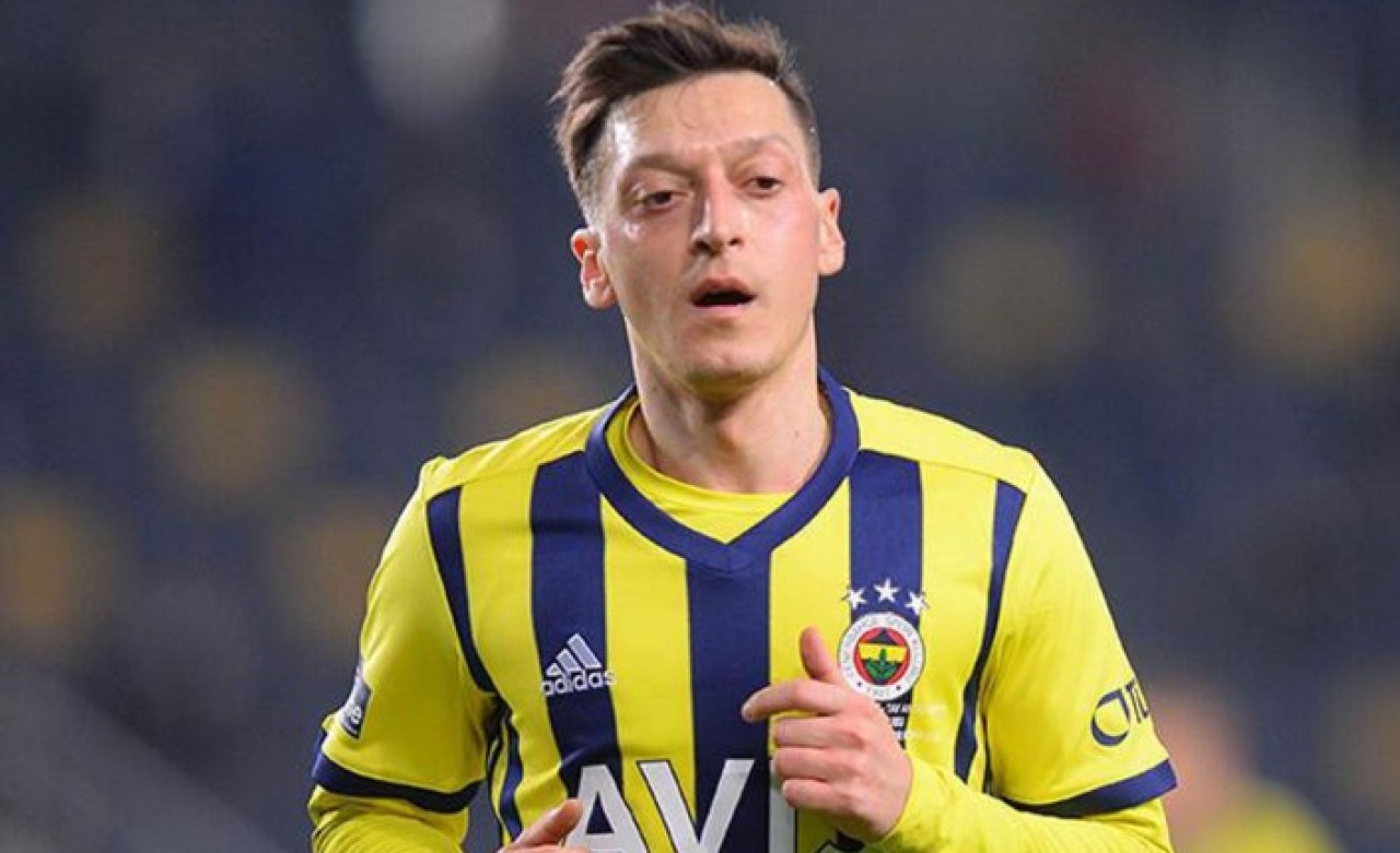 Mesut Özil'den flaş hamle: Satın almak istediği takım çok şaşırtacak
