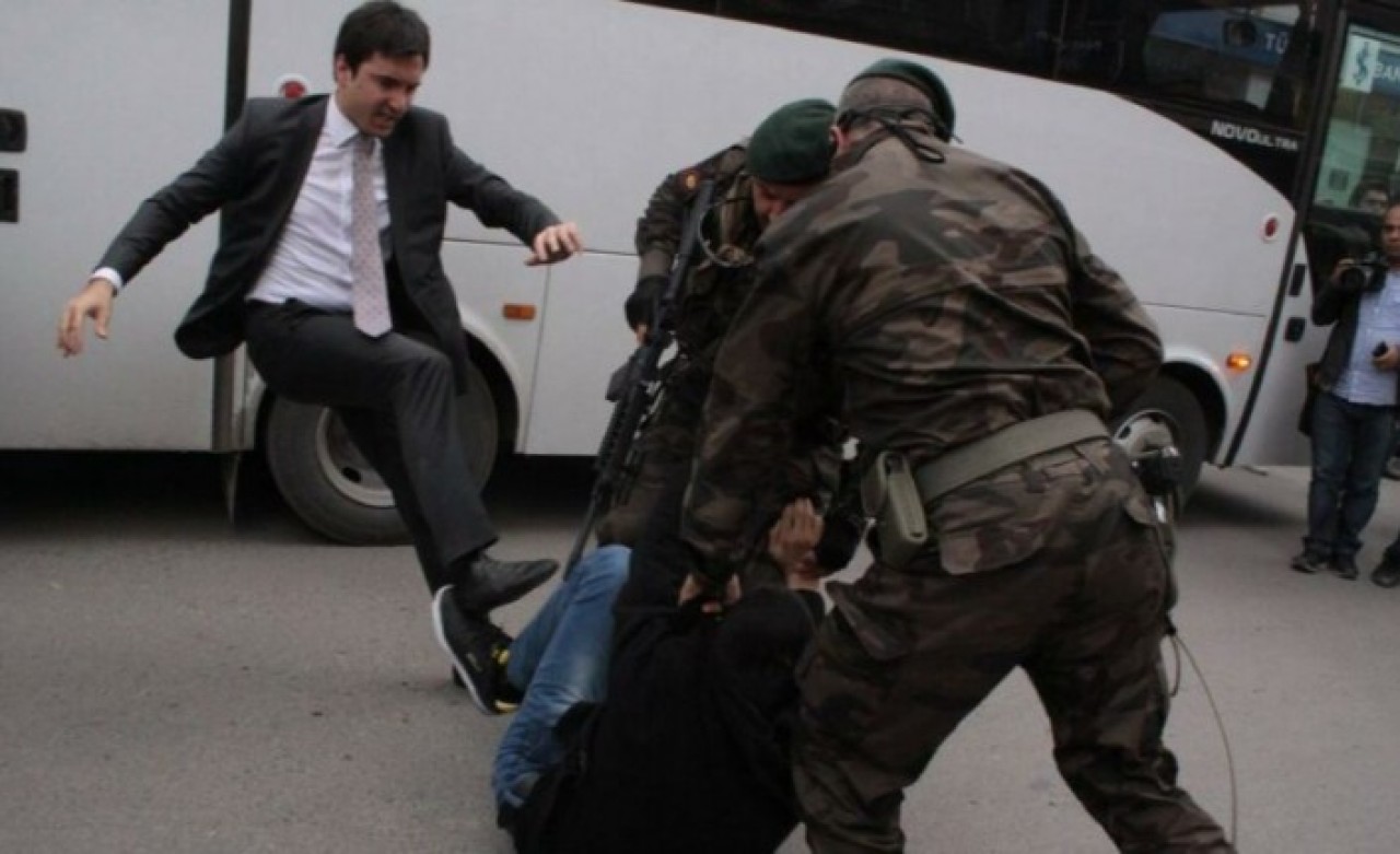 Soma'da madenciyi tekmeleyen Yusuf Yerkel'in atamasına tepkiler dinmiyor: Almanya Dışişleri Bakanlığı’ndan açıklama