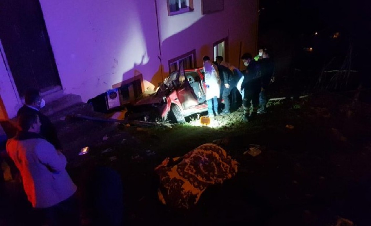 Trabzon'da eve çarpan kamyonetteki Cafer Yavuz ve Yakup Yılmaz öldü