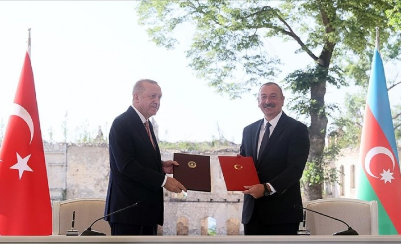 Türkiye-Azerbaycan diplomatik ilişkilerin tesis edilmesinin üzerinden 30 yıl geçti