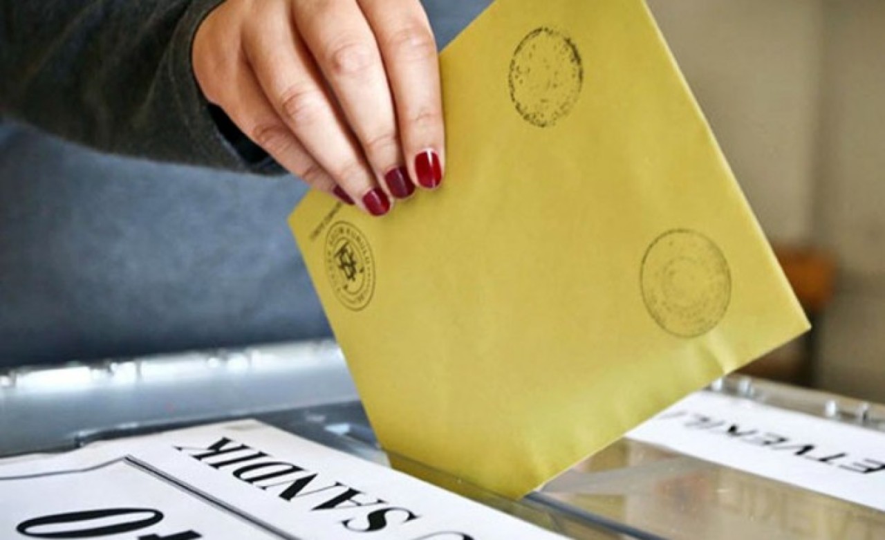 Yeni bir siyasi parti kuruluyor,  ismi bile belli!