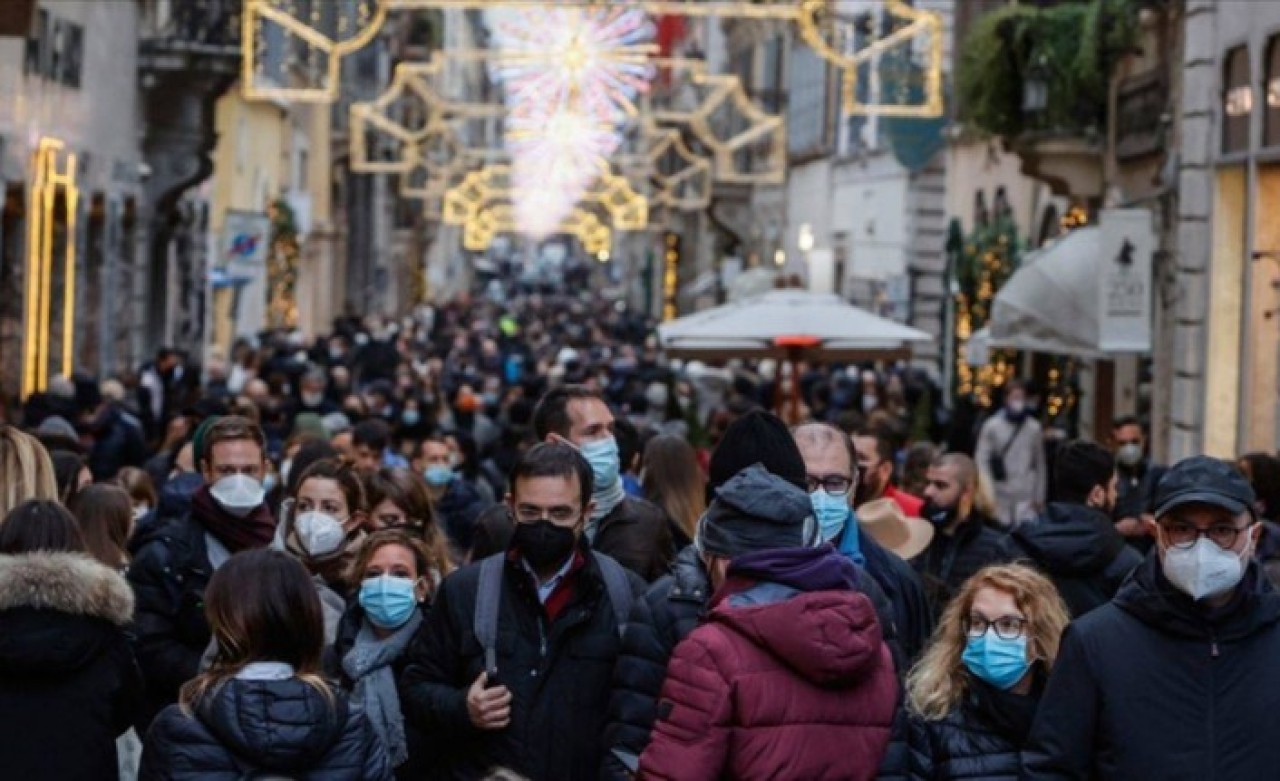 Açık havada maske zorunluluğu kaldırılacak,  65 yaş üstü için yeni uygulamalar geliyor