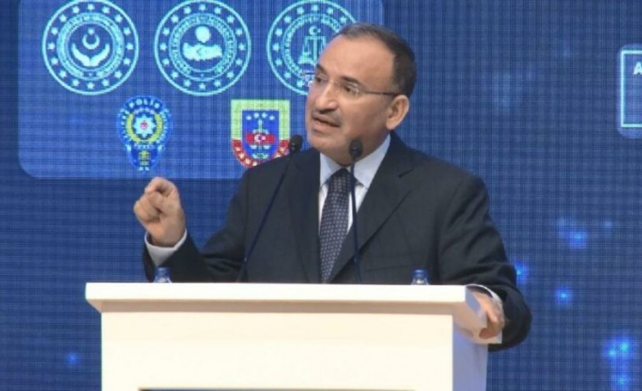 Adalet Bakanı Bekir Bozdağ: Bu 'Ama'lar anamızı ağlattı! Doğru kararı medya ayaklanmadan vereceğiz